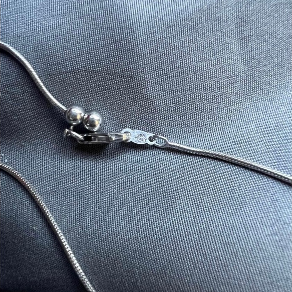 Jared Jewelers Sterling Silver 20"
Magic Ball Adjustable Snake Chain